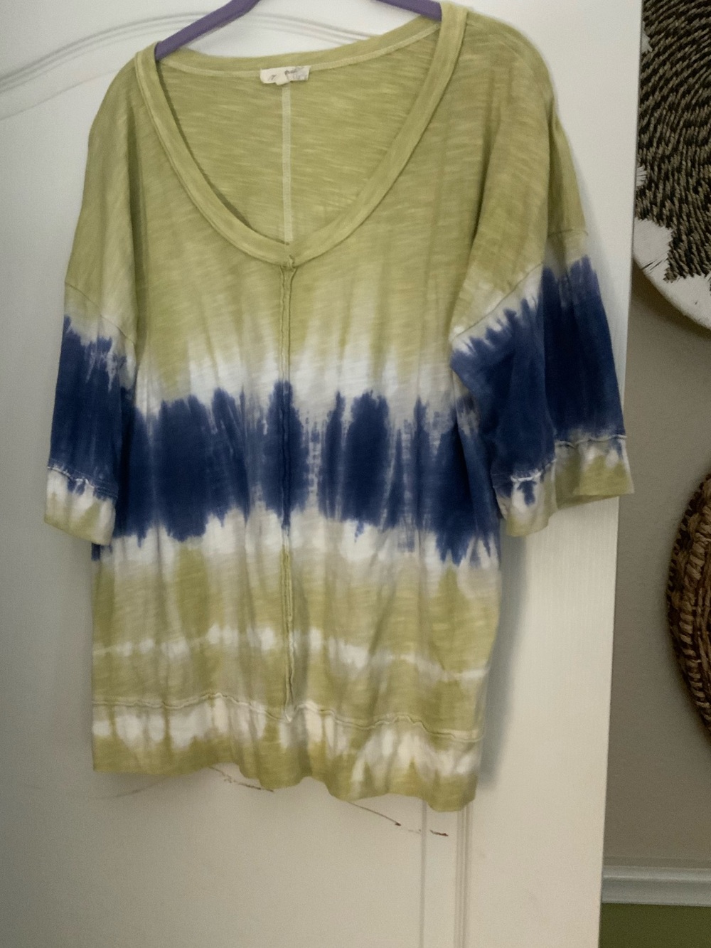 Tie-Dye V-Neck Short Sleeve Top in light olive and cobalt blue